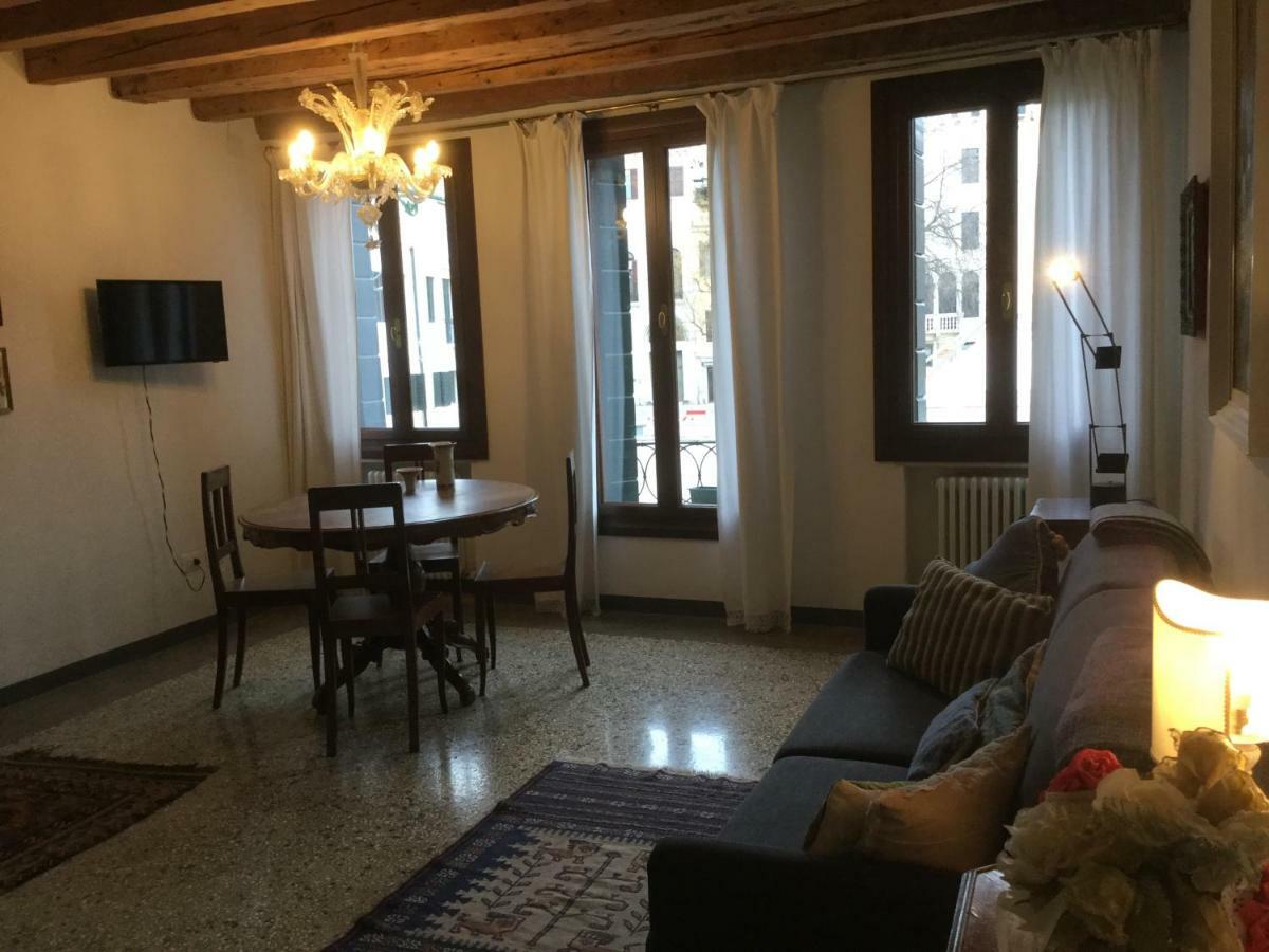 Casanova Apartment Venesia Bagian luar foto
